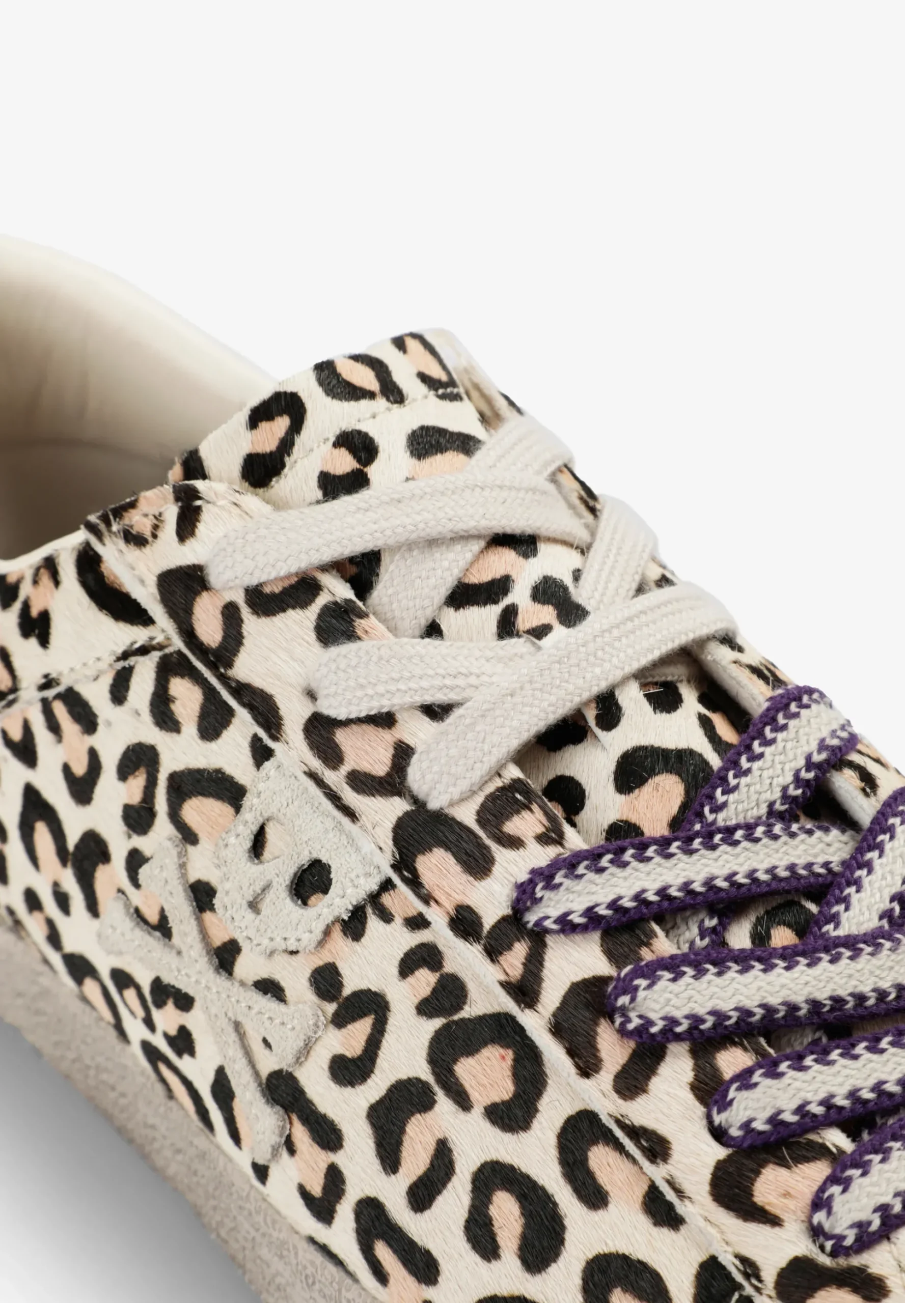 SNEAKERS ANIMAL PRINT DETALLE CORDONES