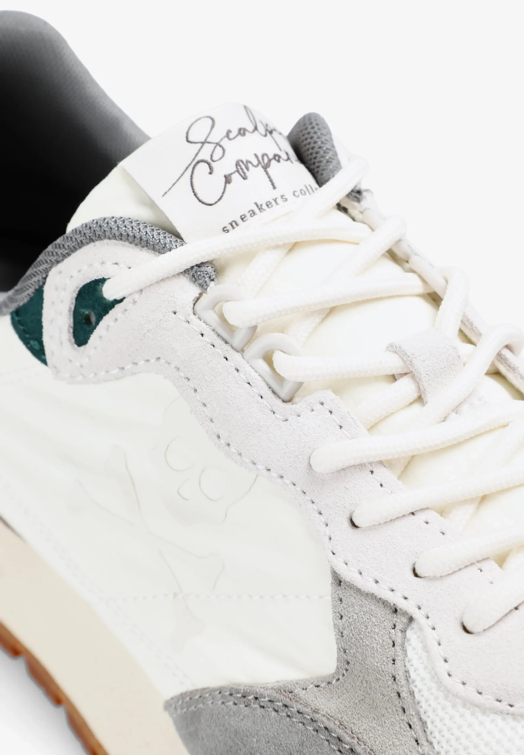 SNEAKERS CALAVERA LATERAL