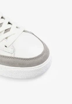 SNEAKERS CALAVERA LATERAL