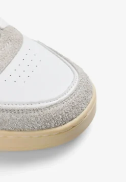 SNEAKERS CALAVERA PIEL