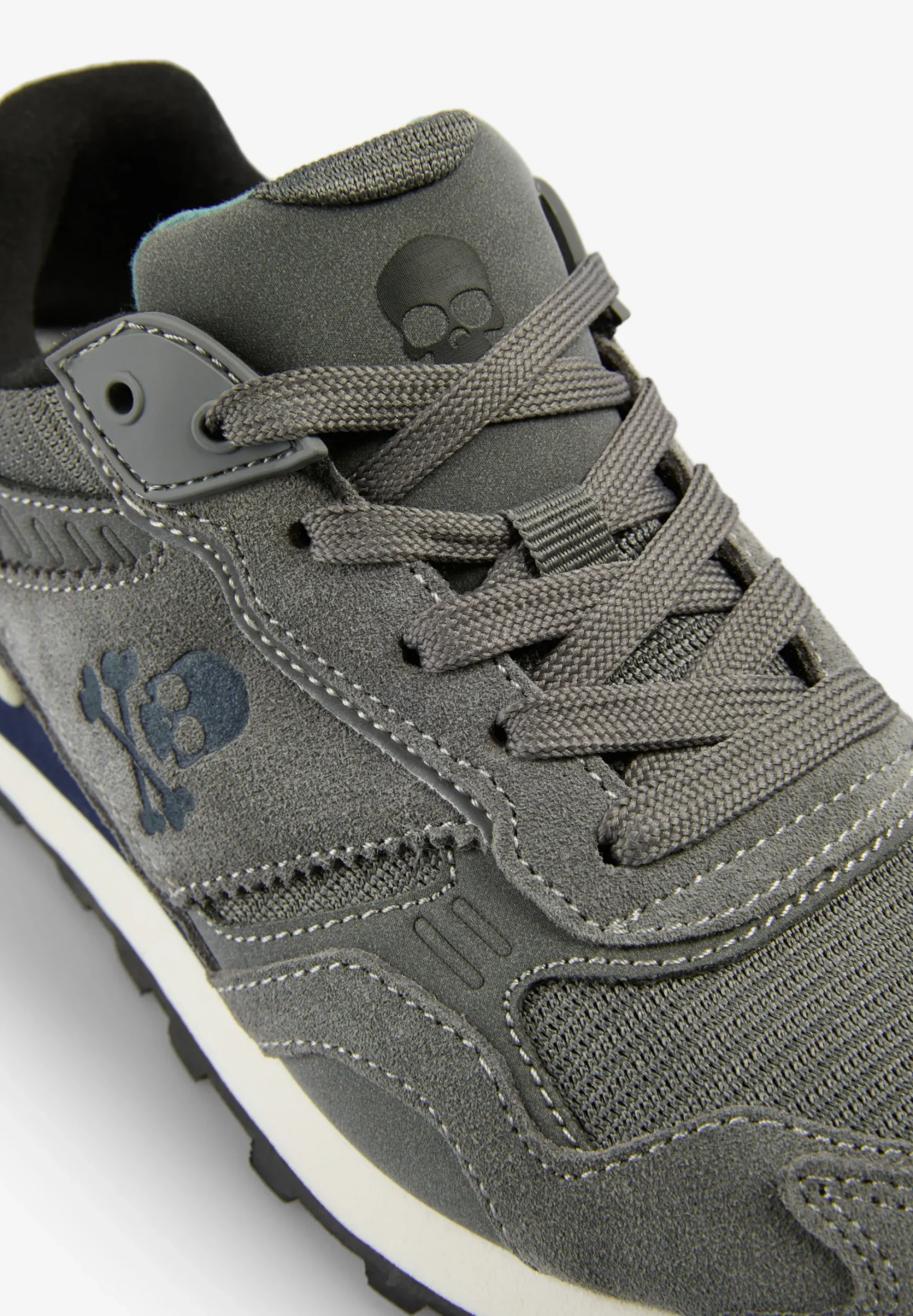 SNEAKERS COMBINADAS TONO