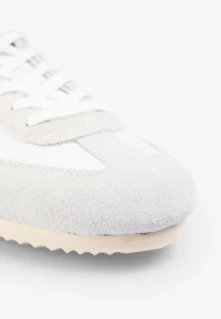 SNEAKERS ESTILO RETRO