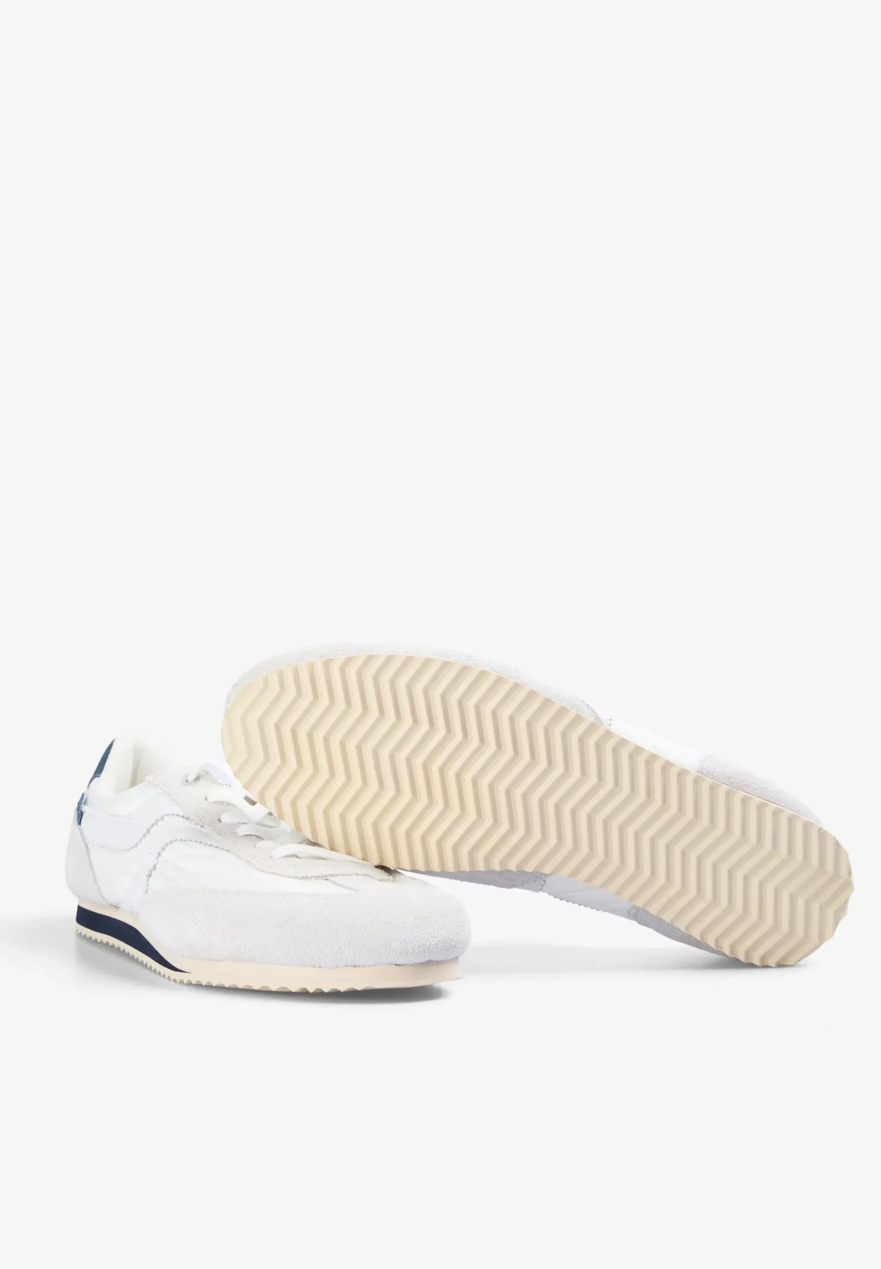 SNEAKERS ESTILO RETRO