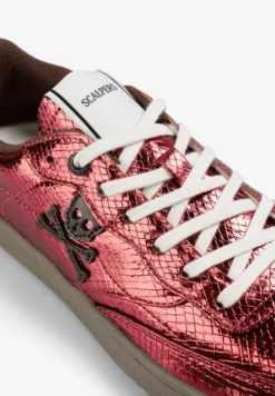 SNEAKERS METALIZADAS TEXTURA SERPIENTE
