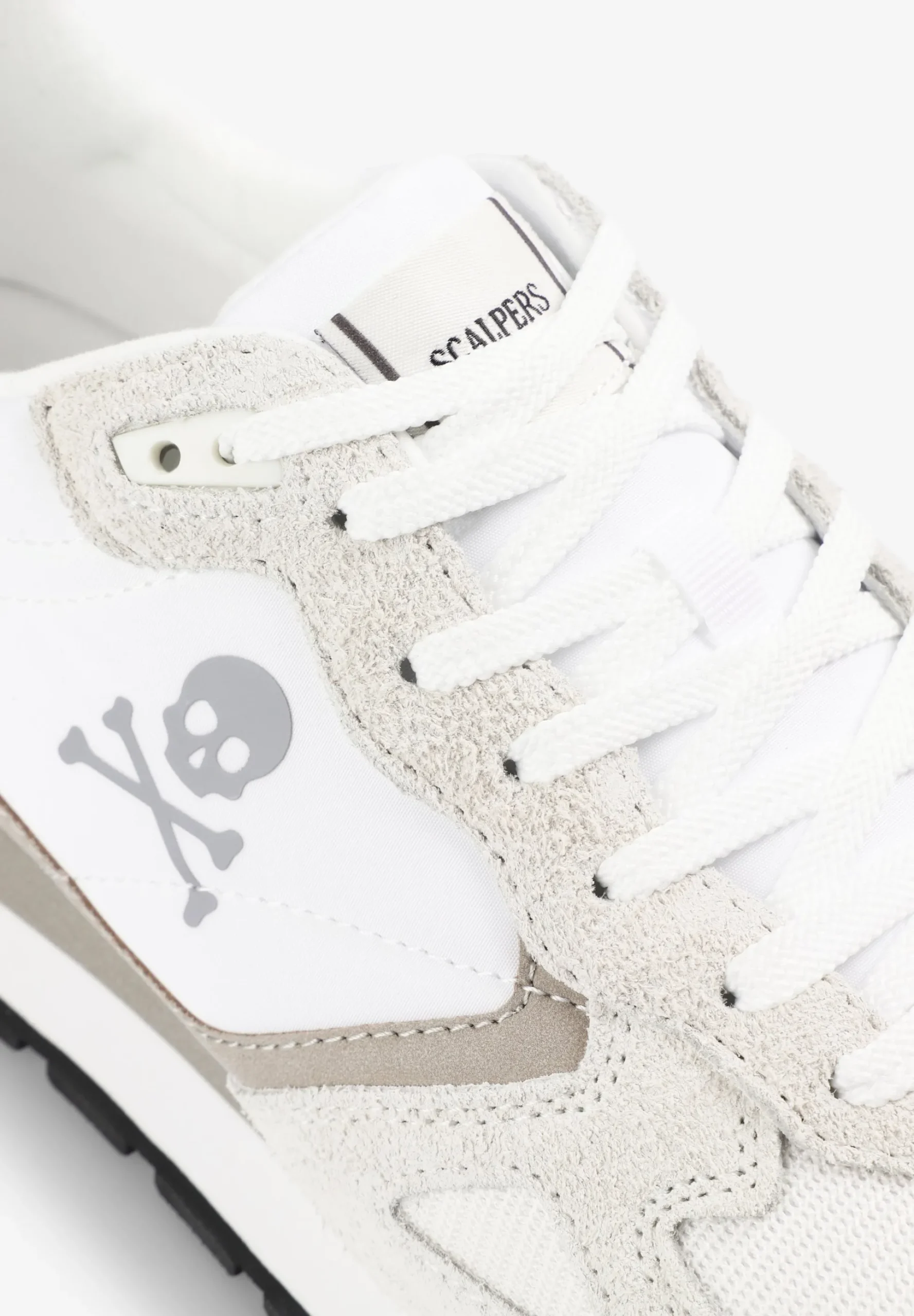 SNEAKERS PIEL CALAVERA