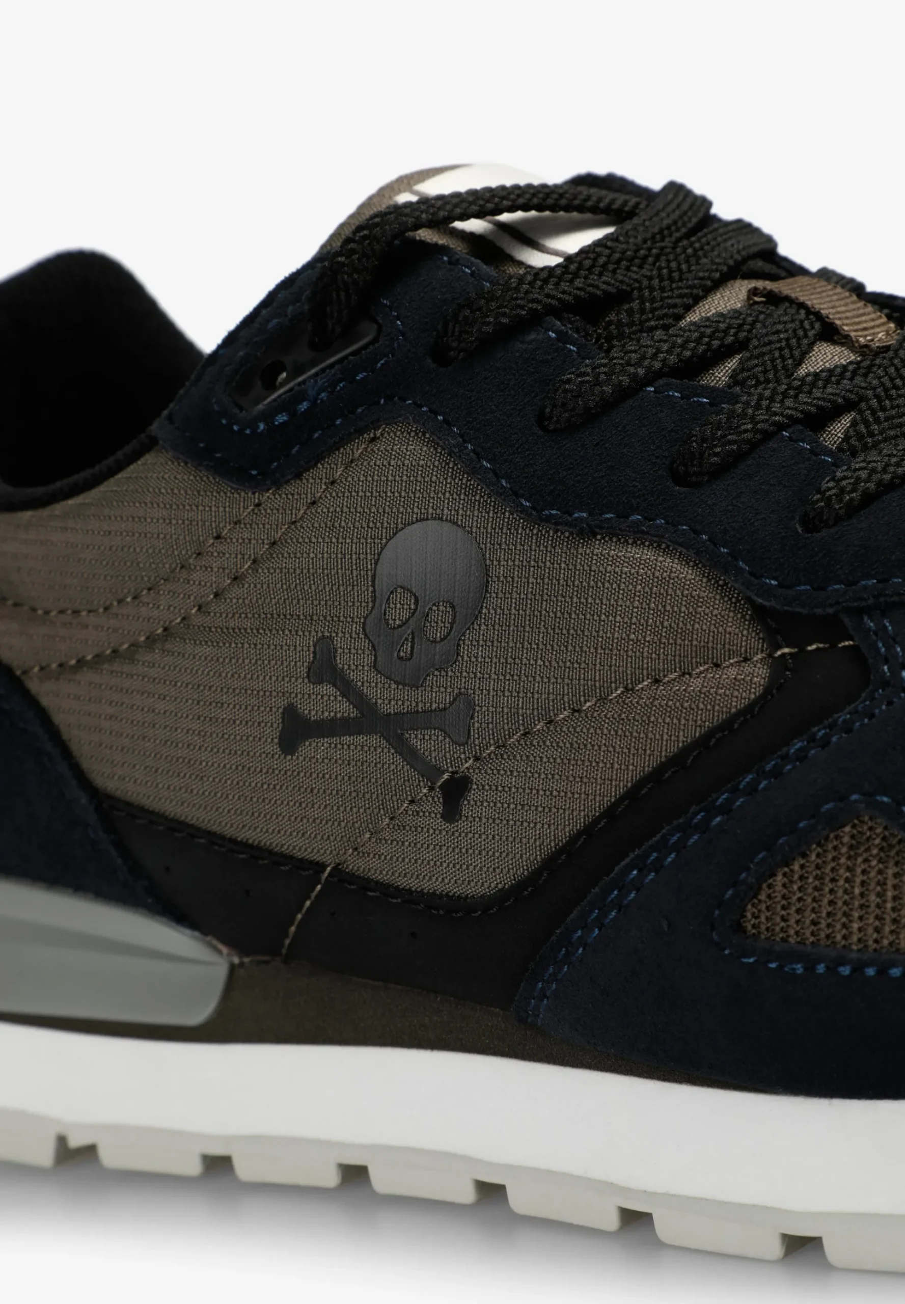 SNEAKERS PIEL CALAVERA