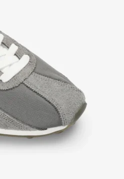 SNEAKERS RETRO CALAVERA