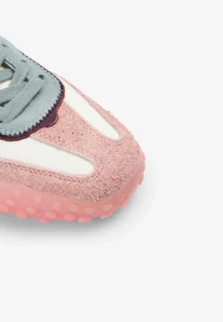 SNEAKERS SUELA RELIEVE