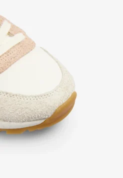 SNEAKERS SUELA RELIEVE