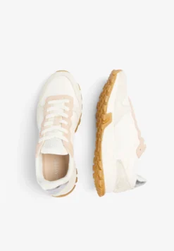 SNEAKERS SUELA RELIEVE