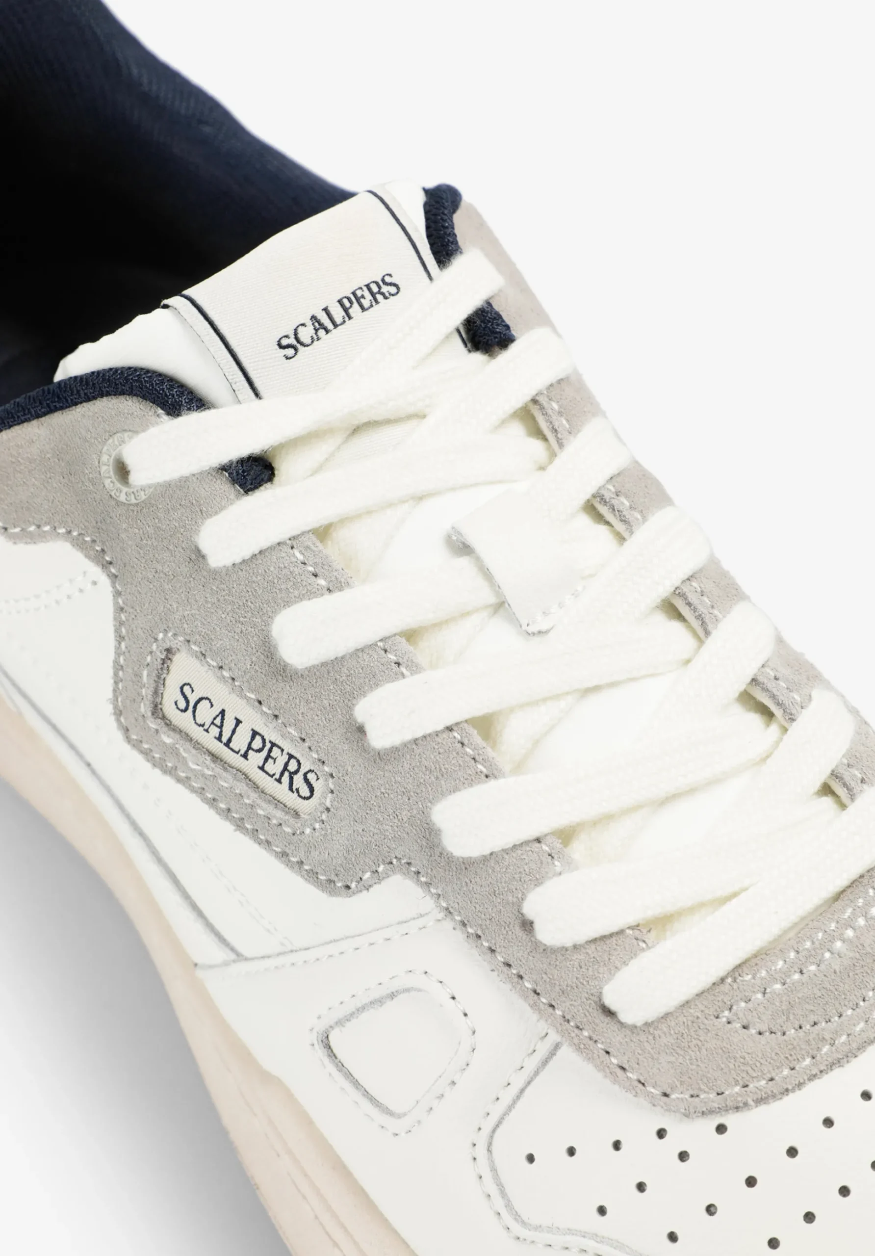 SNEAKERS TALÓN CONTRASTE