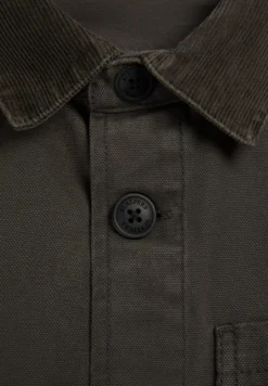 SOBRECAMISA BOLSILLOS LAVADA