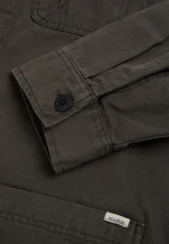 SOBRECAMISA BOLSILLOS LAVADA