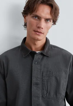 SOBRECAMISA BOLSILLOS LAVADA