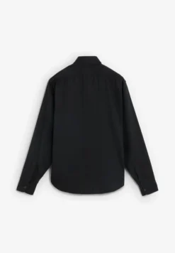 SOBRECAMISA LISA BOLSILLOS