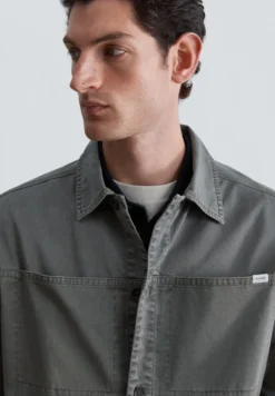 SOBRECAMISA MILITAR BOLSILLOS
