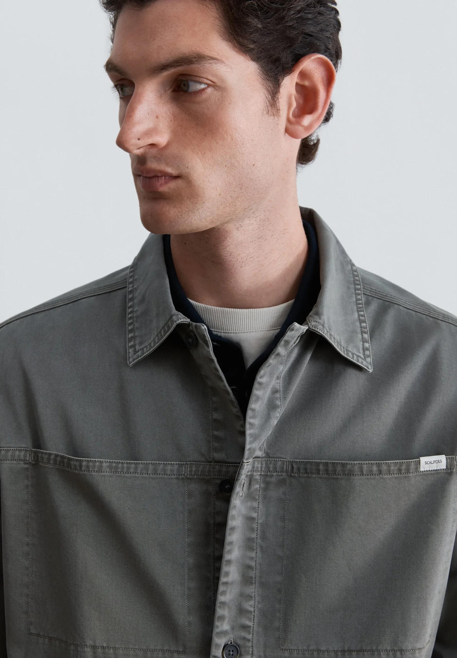 SOBRECAMISA MILITAR BOLSILLOS
