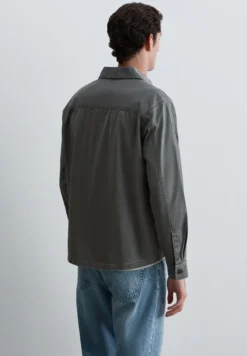 SOBRECAMISA MILITAR BOLSILLOS