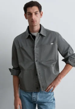 SOBRECAMISA MILITAR BOLSILLOS