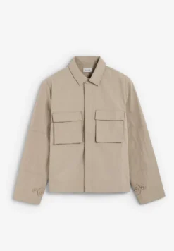 SOBRECAMISA TÉCNICA BOLSILLOS