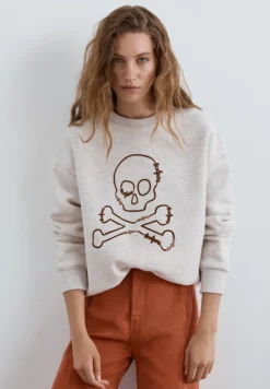 SUDADERA CALAVERA ESTAMPADA