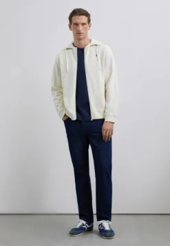 SUDADERA CAPUCHA BORDADA CONTRASTE