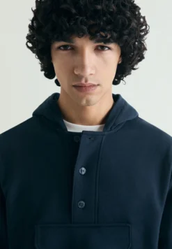 SUDADERA CON CAPUCHA BOLSILLO FRONTAL