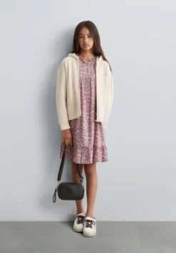 SUDADERA CON CREMALLERA Y CAPUCHA
