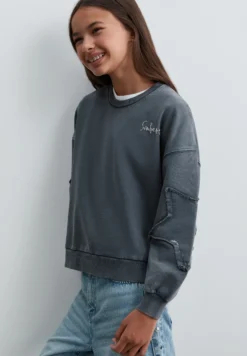 SUDADERA DETALLE MANGAS
