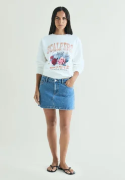 SUDADERA ESTAMPADO FRONTAL