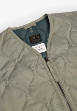 TAION | CHALECO MILITAR CUELLO V Y CREMALLERA UNISEX