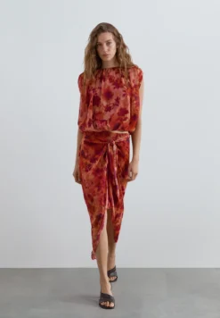 TOP FRUNCIDO ESTAMPADO FLORAL