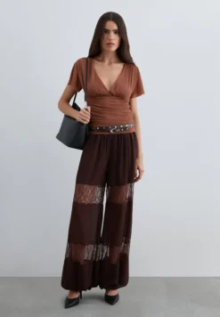 TOP MESH ESCOTE PICO