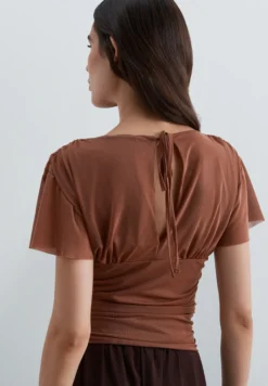 TOP MESH ESCOTE PICO