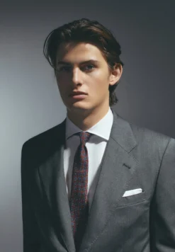TRAJE CLÁSICO LANA GRIS