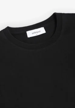 UNFEIGNED | CAMISETA BÁSICA