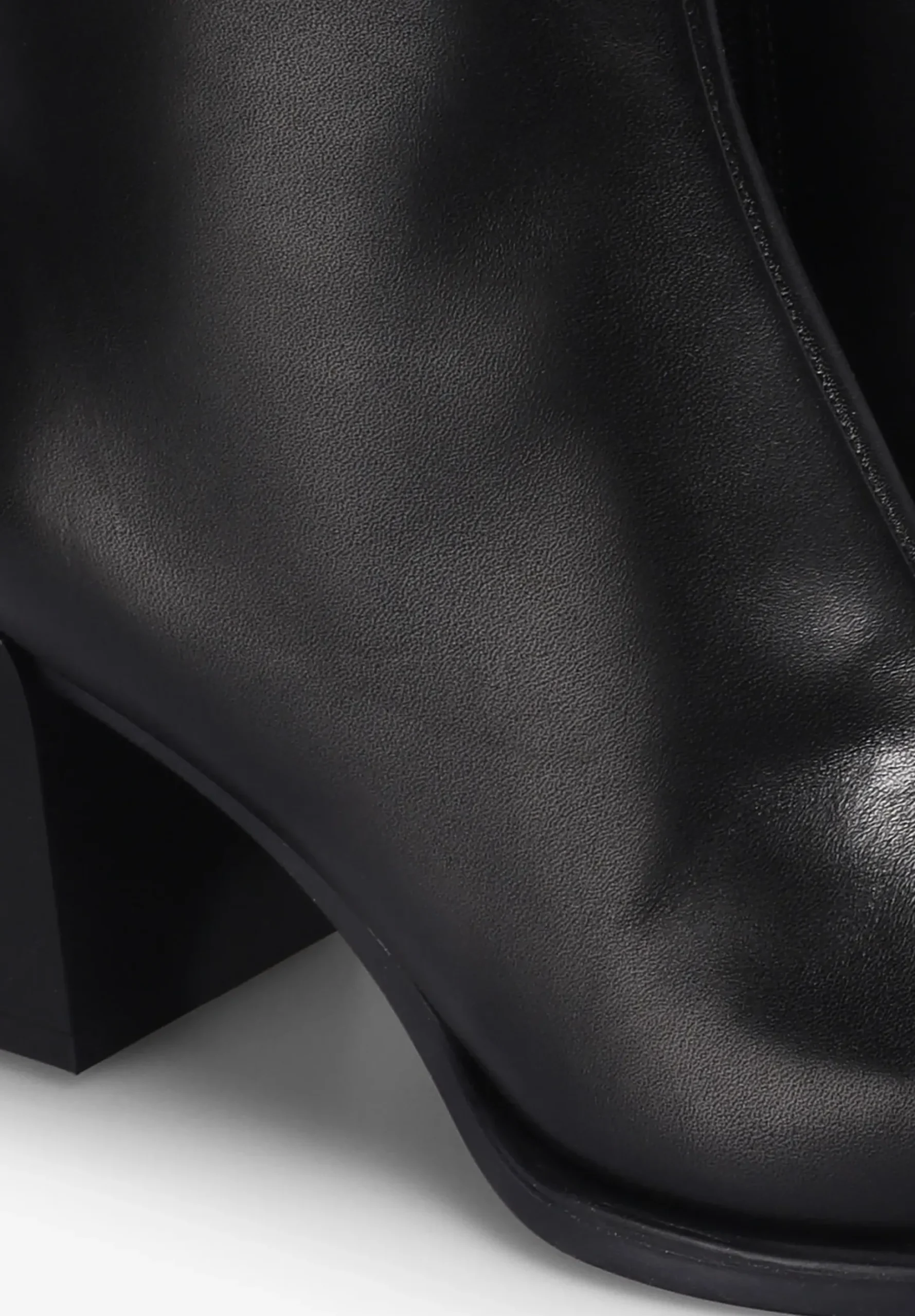 VAGABOND | BOTAS HEDDA