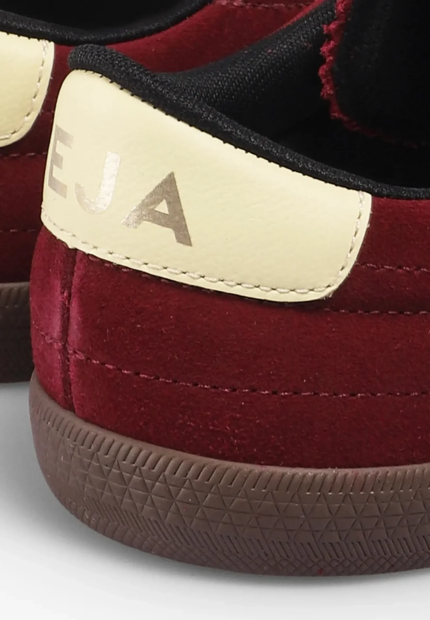 VEJA | SNEAKERS PANENKA