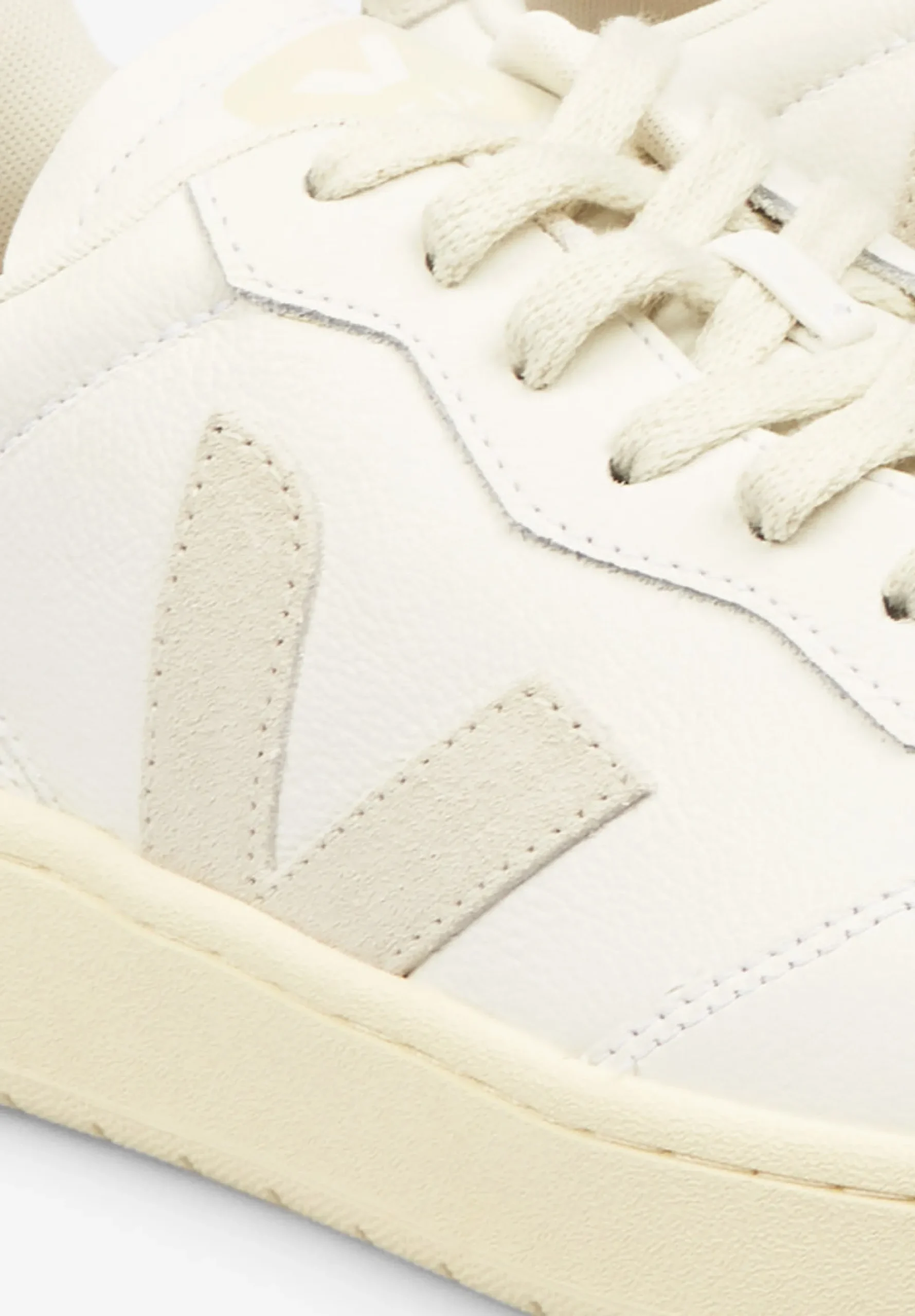 VEJA | SNEAKERS V-90 HOMBRE