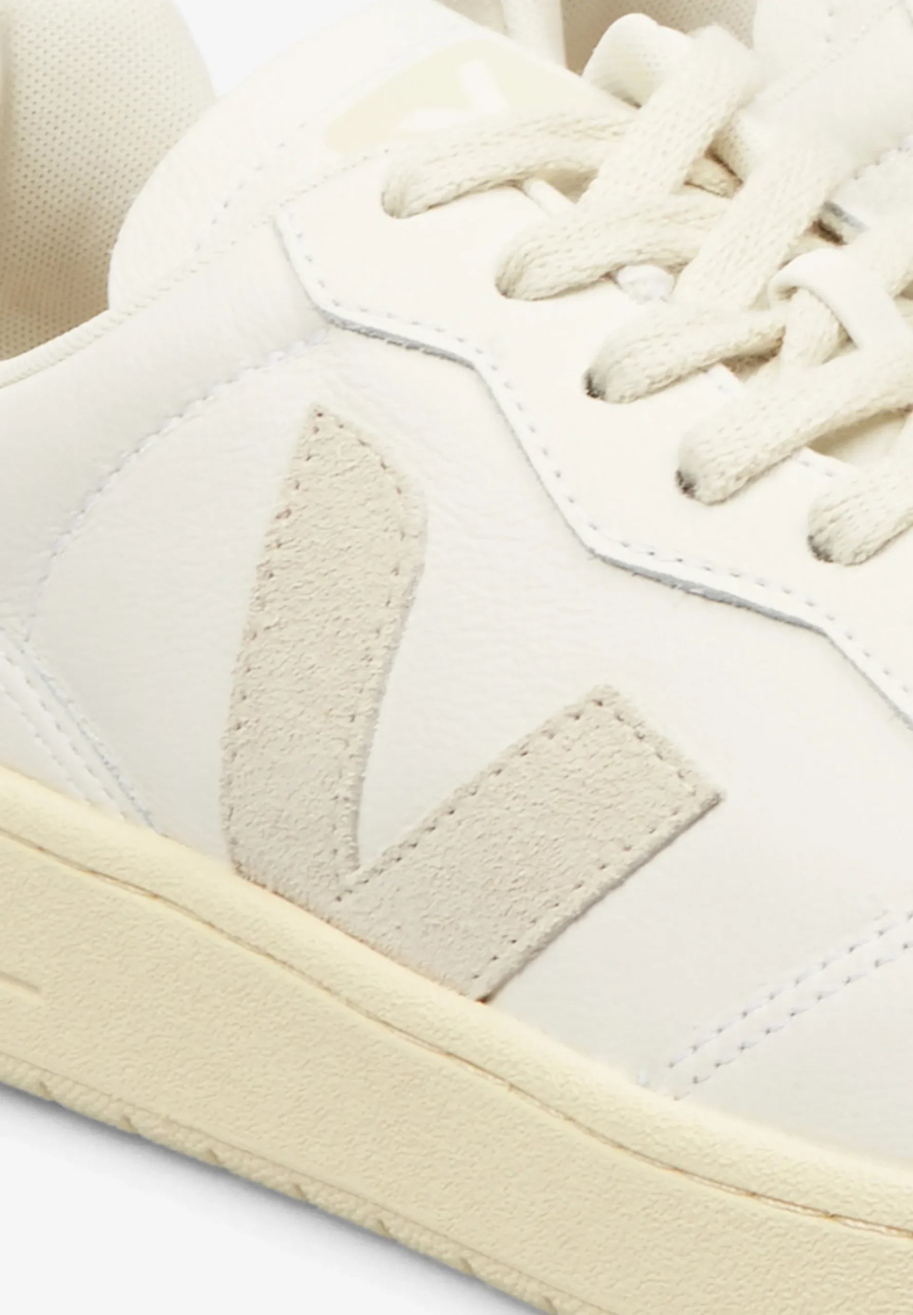 VEJA | SNEAKERS V-90 MUJER