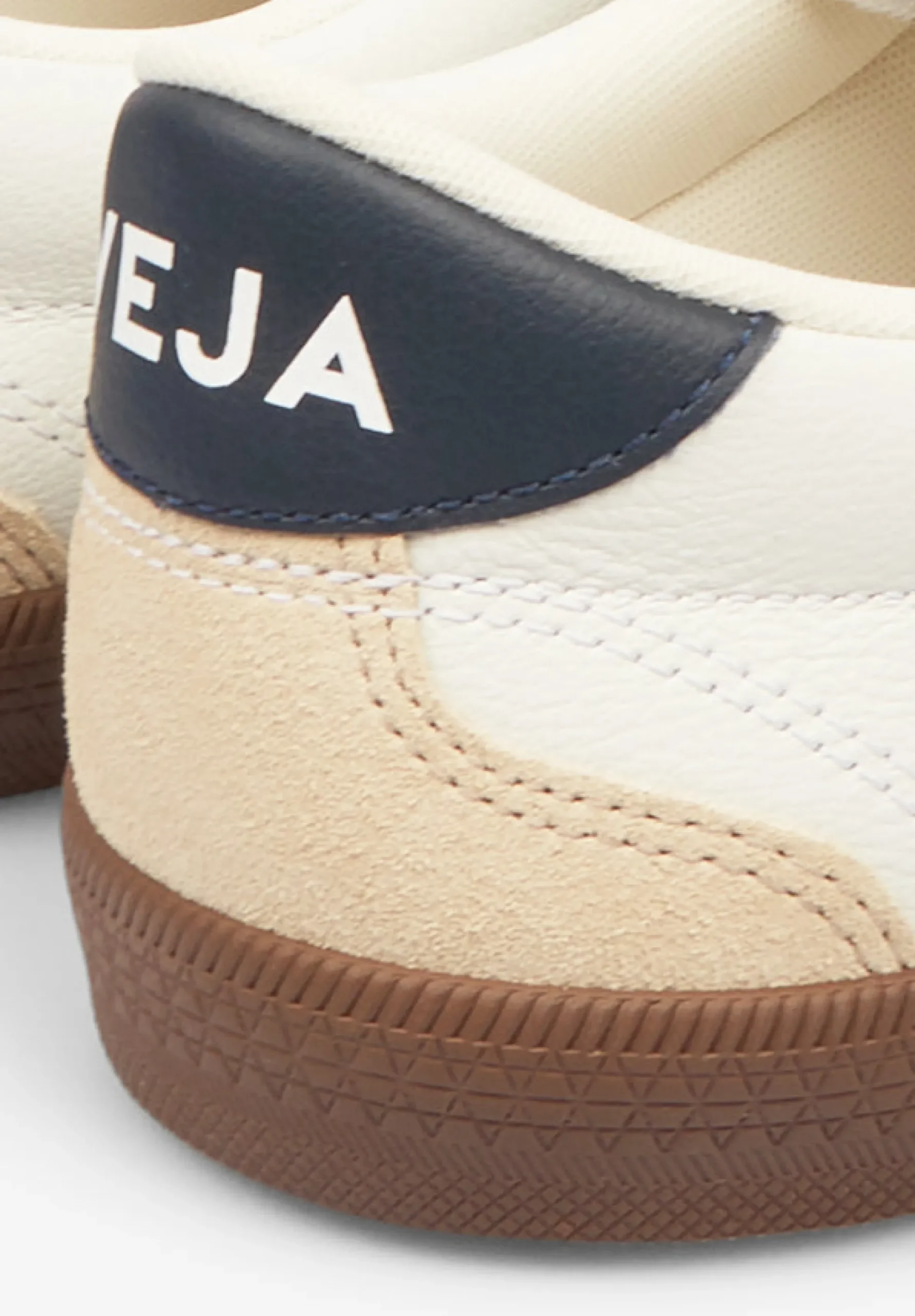 VEJA | SNEAKERS VOLLEY HOMBRE