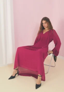 VESTIDO CUERPO PLISADO