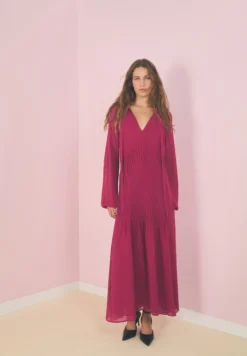 VESTIDO CUERPO PLISADO