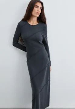 VESTIDO DE PUNTO COSTURAS DIAGONALES