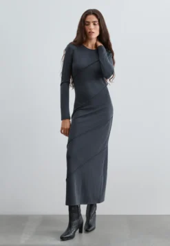 VESTIDO DE PUNTO COSTURAS DIAGONALES