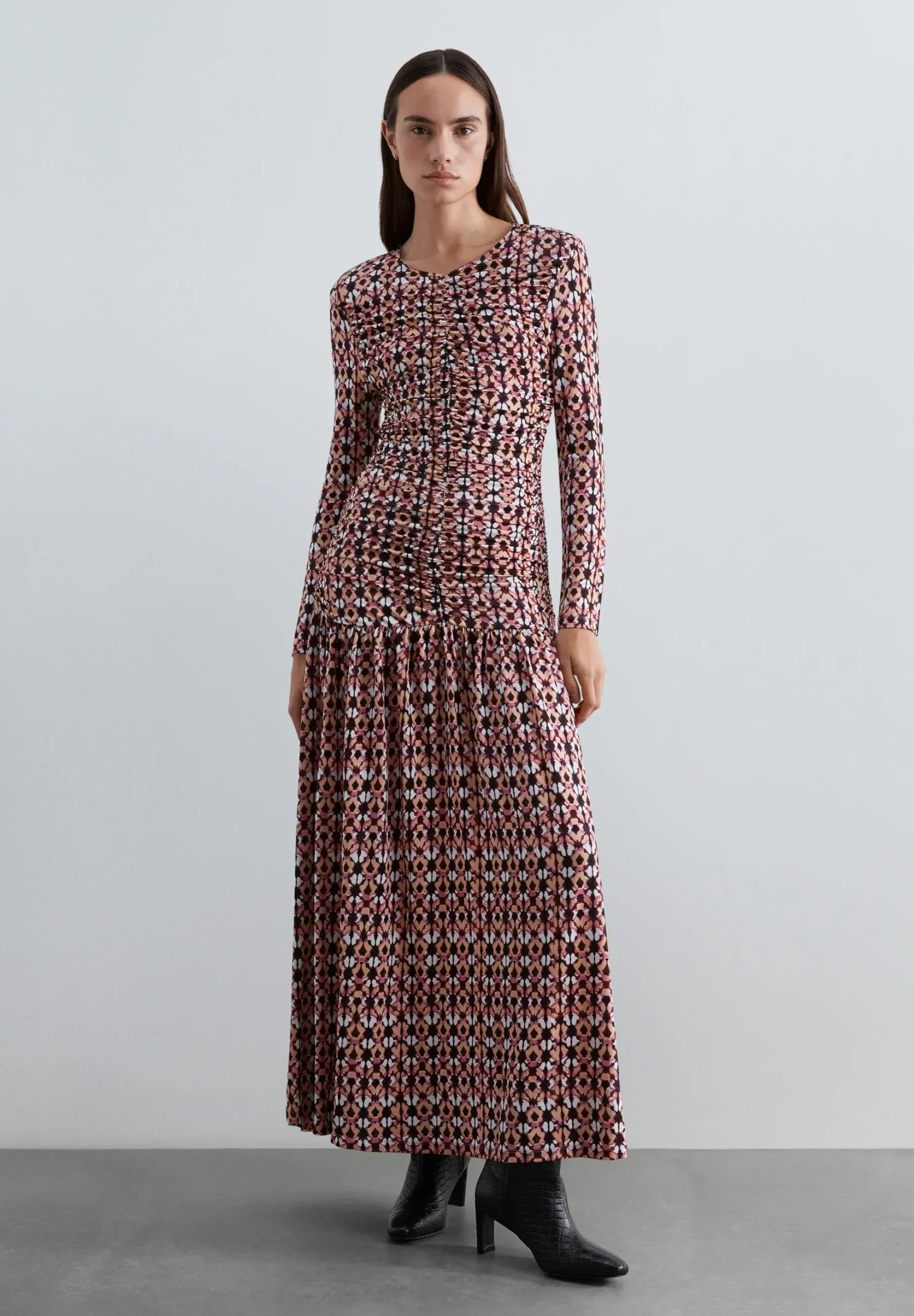 VESTIDO ESTAMPADO CUERPO DRAPEADO