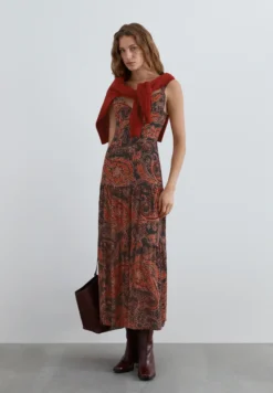 VESTIDO ESTAMPADO ESTRUCTURA