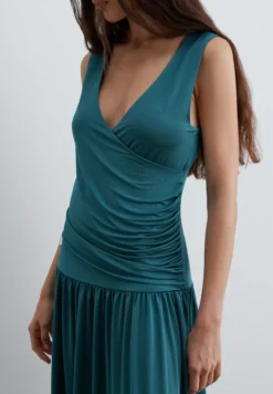VESTIDO EVASÉ LARGO DRAPEADO