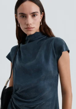 VESTIDO FLUIDO DRAPEADO LATERAL