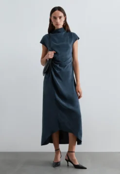 VESTIDO FLUIDO DRAPEADO LATERAL